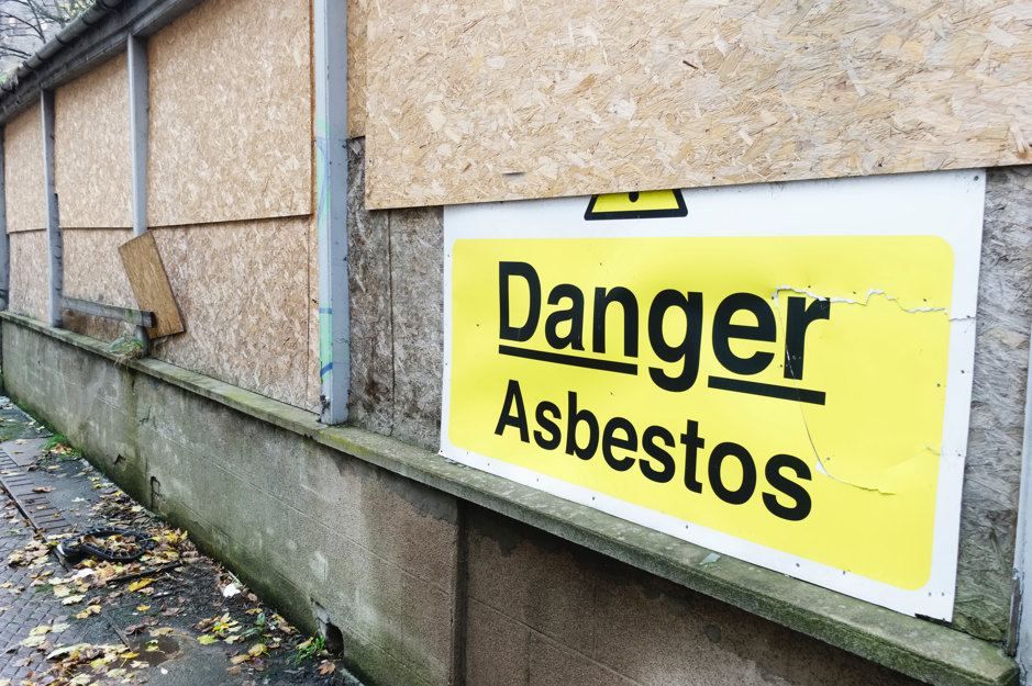 Three Reasons to Hire Professionals for Asbestos Testing and Asbestos Removal in Chicago