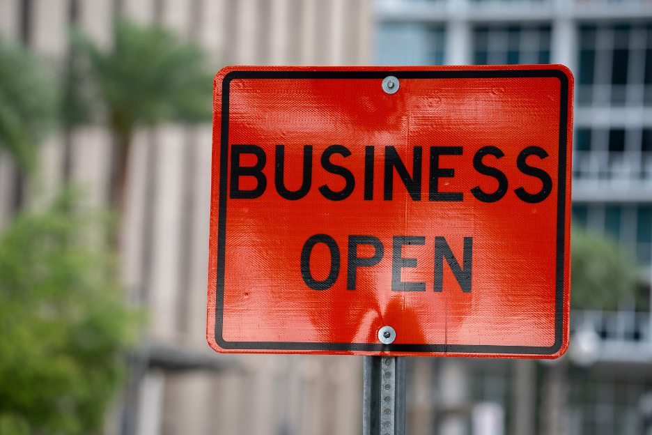 Can Asbestos Be Safely Removed While a Business Stays Open? An Asbestos Removal Company in Des Plaines, Illinois Explains