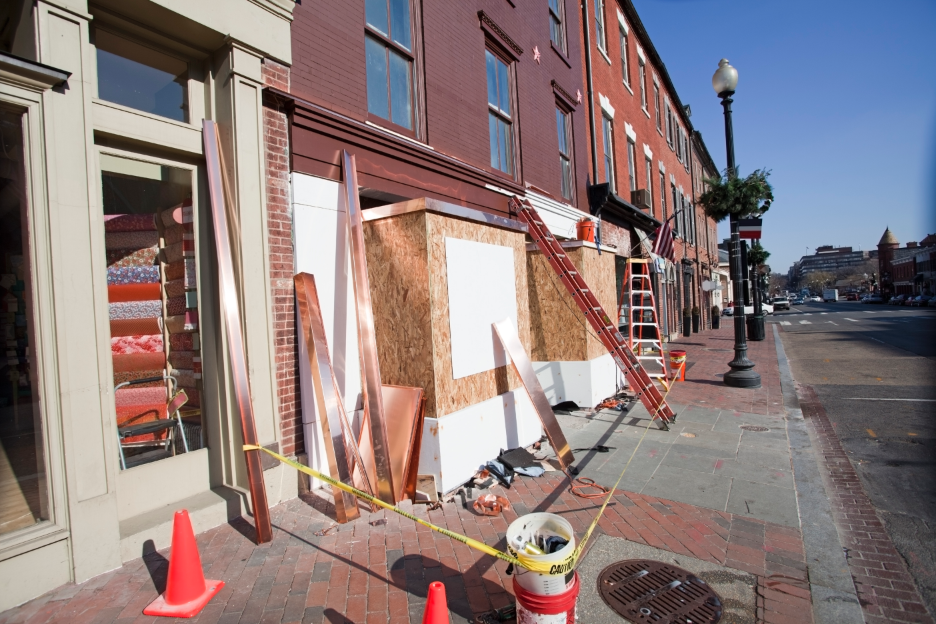 What Regulations Apply to Commercial Asbestos Removal? Insights from an Asbestos Removal Contractor in Evanston, Illinois